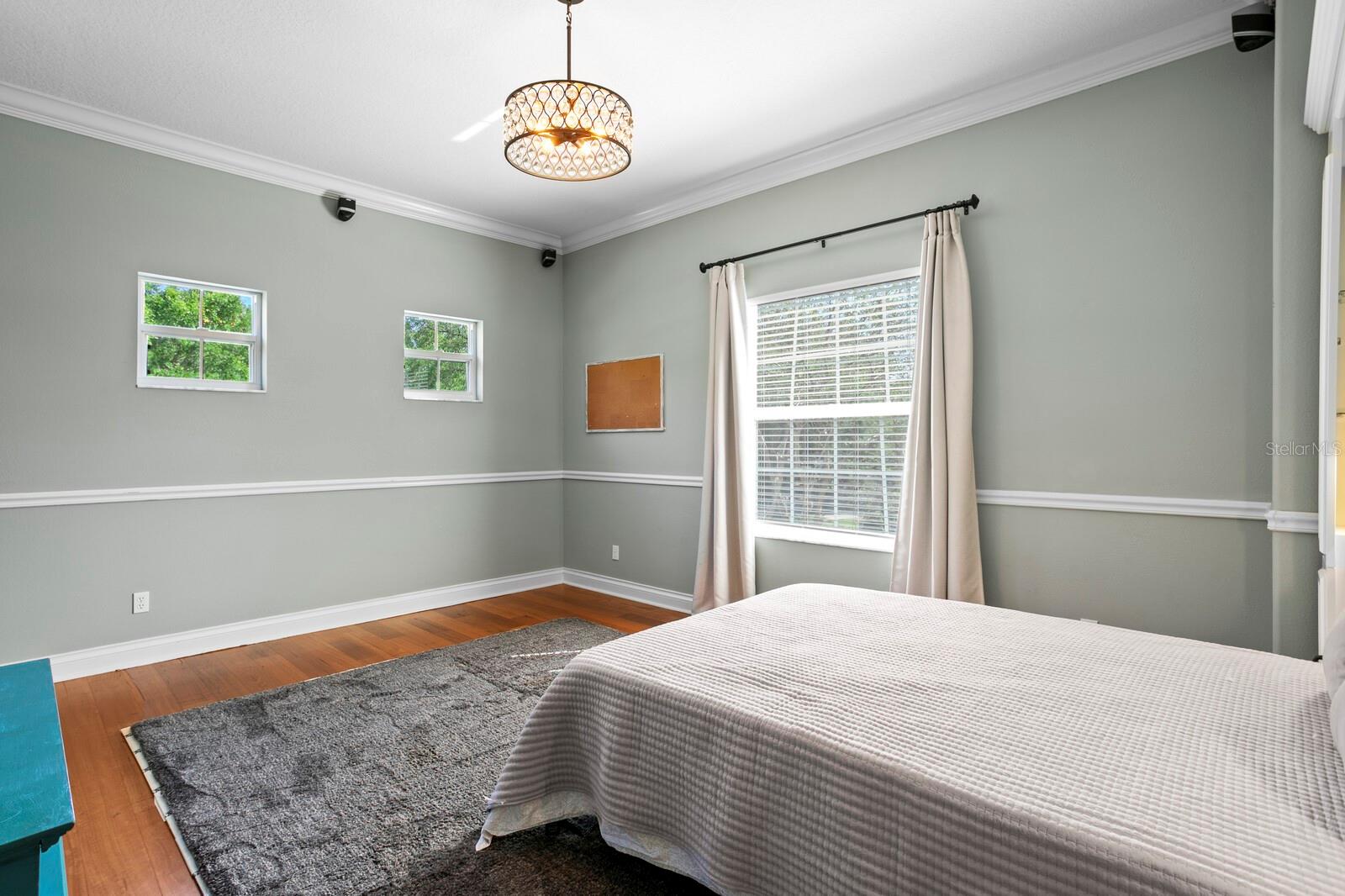 Image 39 of 73 For 18008 Pinnacle Court