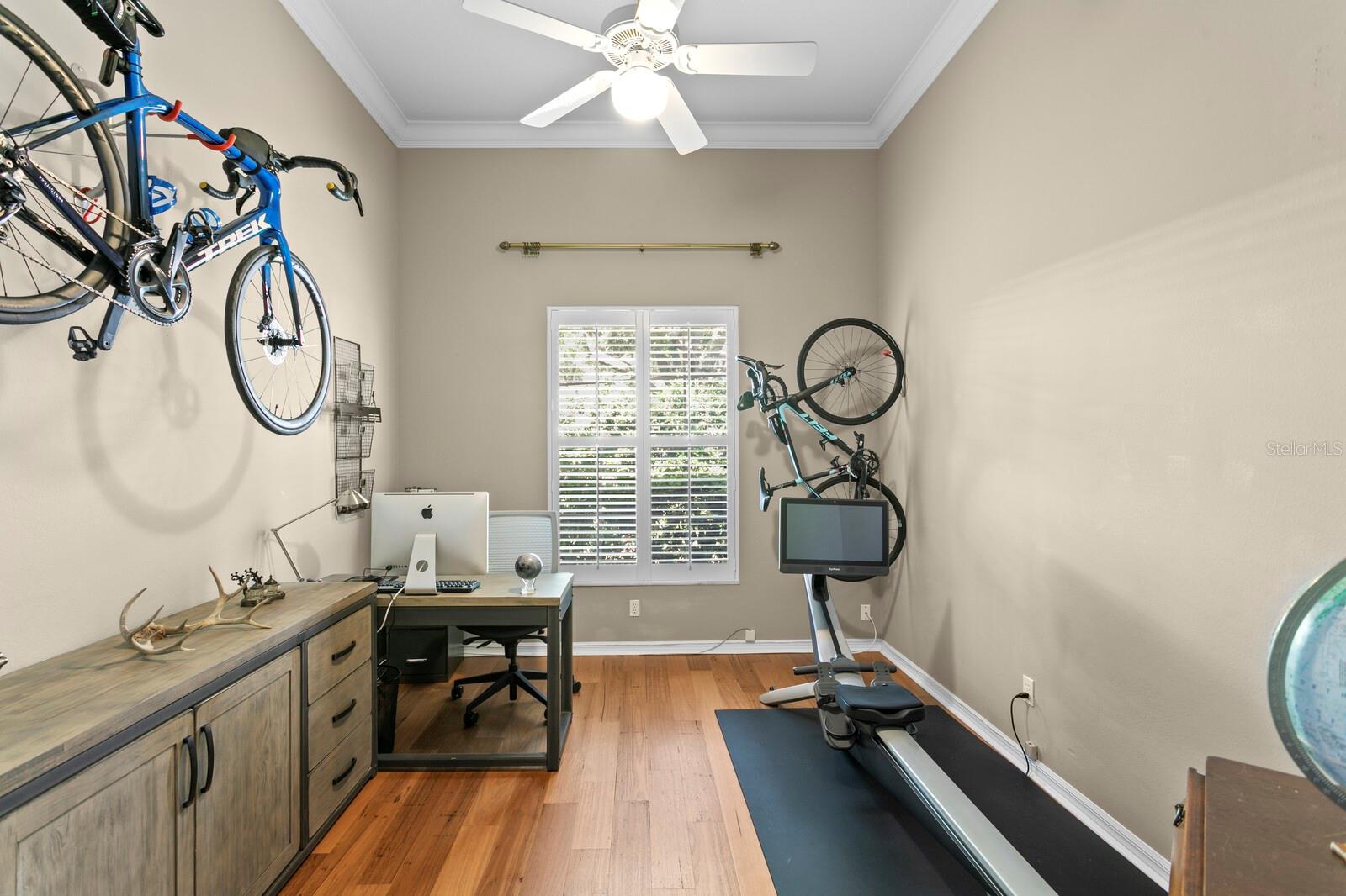 Image 45 of 73 For 18008 Pinnacle Court