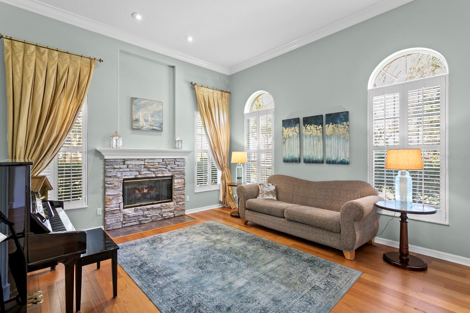 Image 8 of 73 For 18008 Pinnacle Court