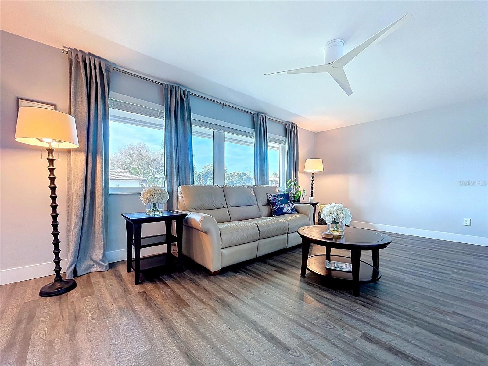 Image 19 of 70 For 13879 Kimberly Drive