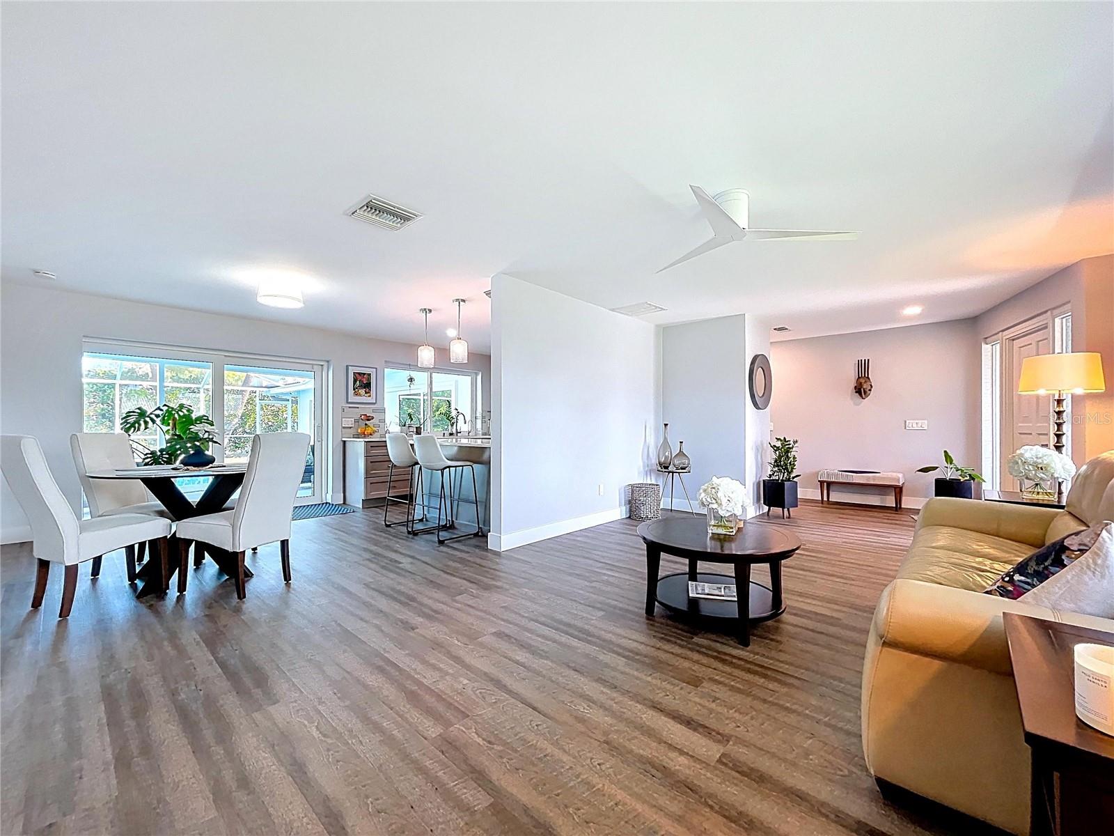 Image 20 of 70 For 13879 Kimberly Drive