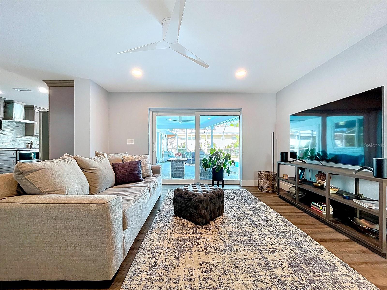 Image 23 of 70 For 13879 Kimberly Drive