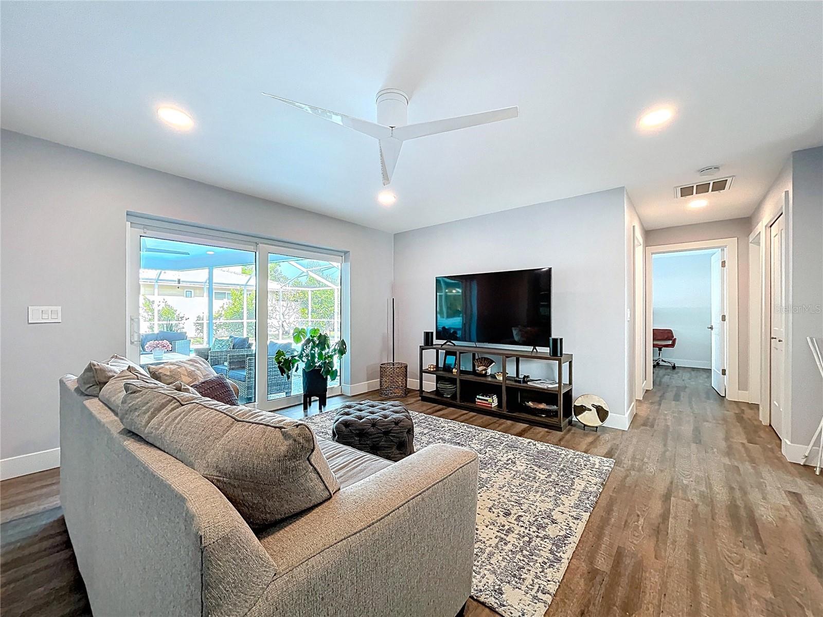 Image 24 of 70 For 13879 Kimberly Drive