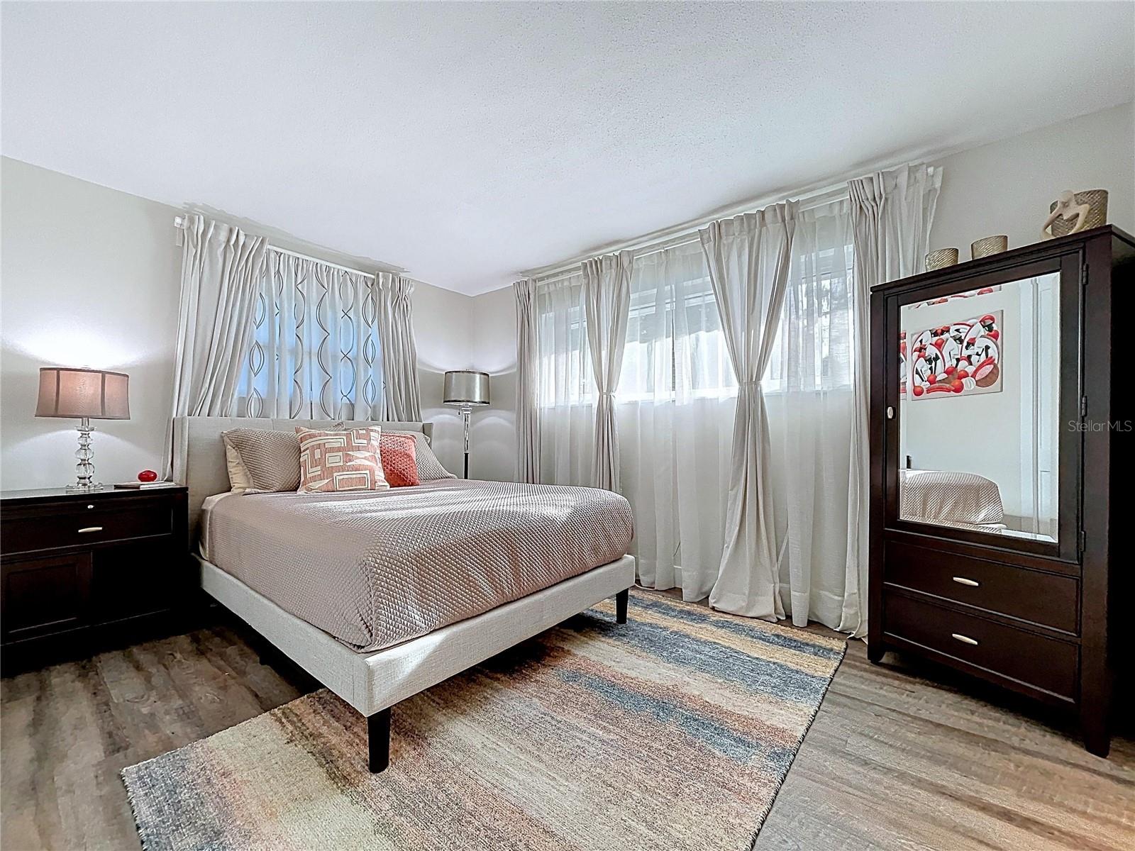 Image 31 of 70 For 13879 Kimberly Drive