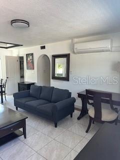 Image 4 of 18 For 1105 Turner Street 1