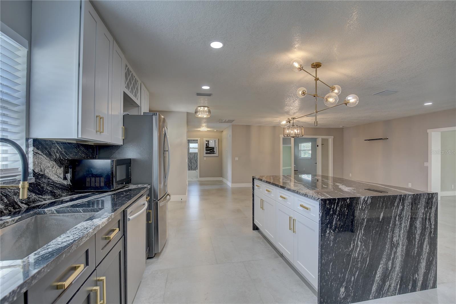 Image 10 of 31 For 912 Highland Avenue