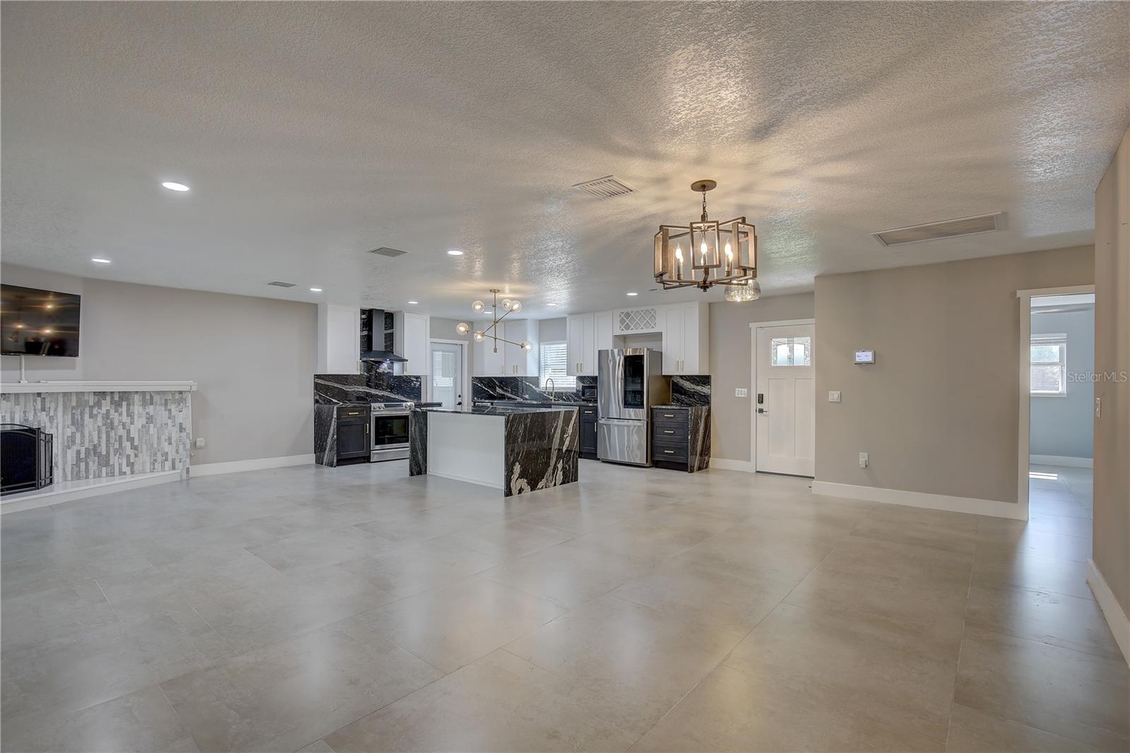 Image 4 of 31 For 912 Highland Avenue