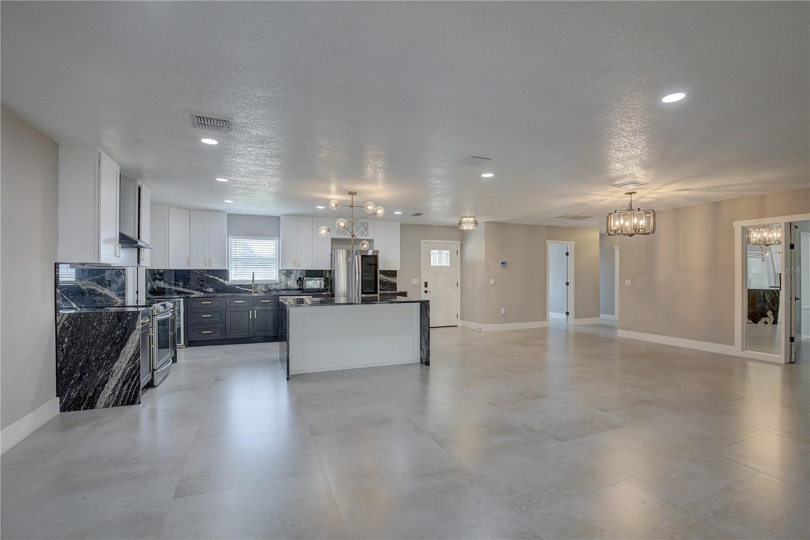 Image 5 of 31 For 912 Highland Avenue