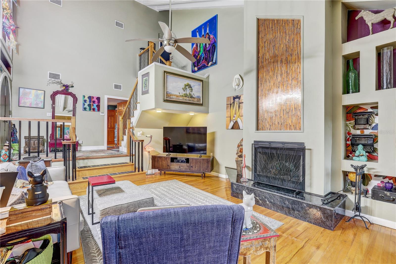 Image 11 of 62 For 7500 Ola Avenue