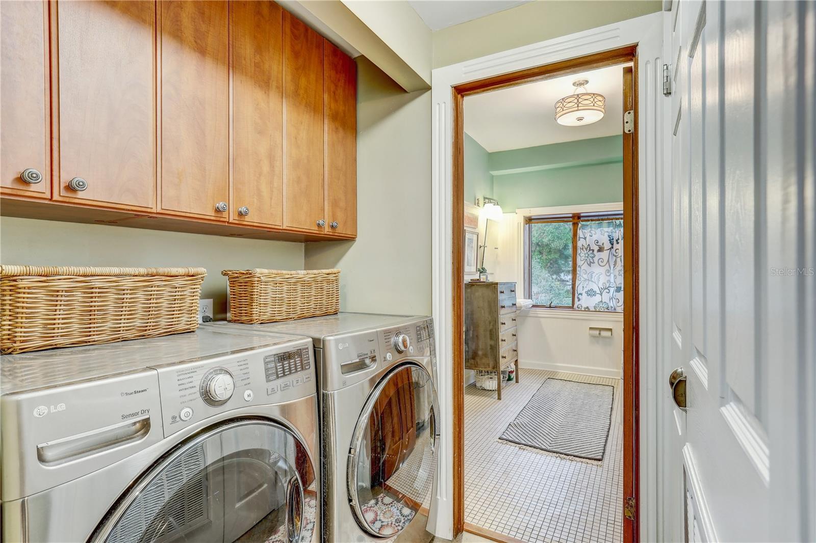 Image 21 of 62 For 7500 Ola Avenue