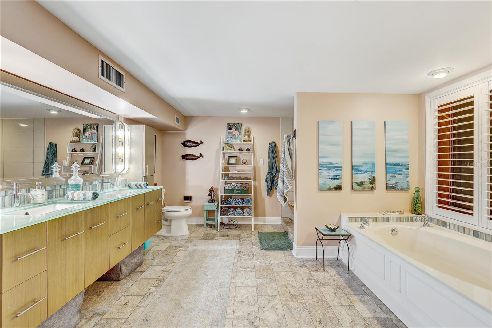 Image 27 of 62 For 7500 Ola Avenue