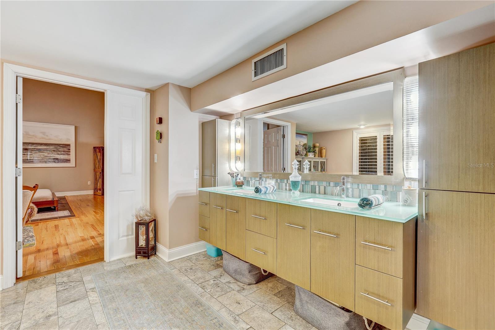 Image 30 of 62 For 7500 Ola Avenue