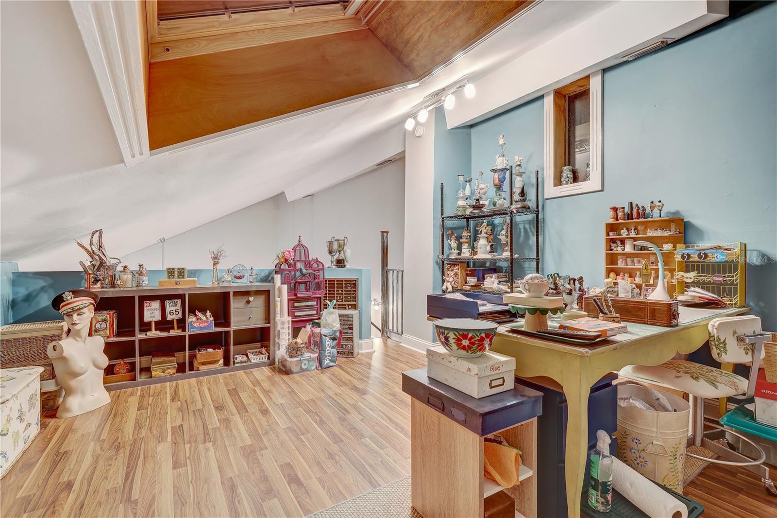 Image 34 of 62 For 7500 Ola Avenue