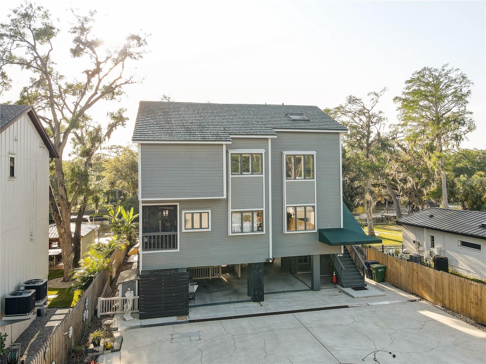 Image 4 of 62 For 7500 Ola Avenue