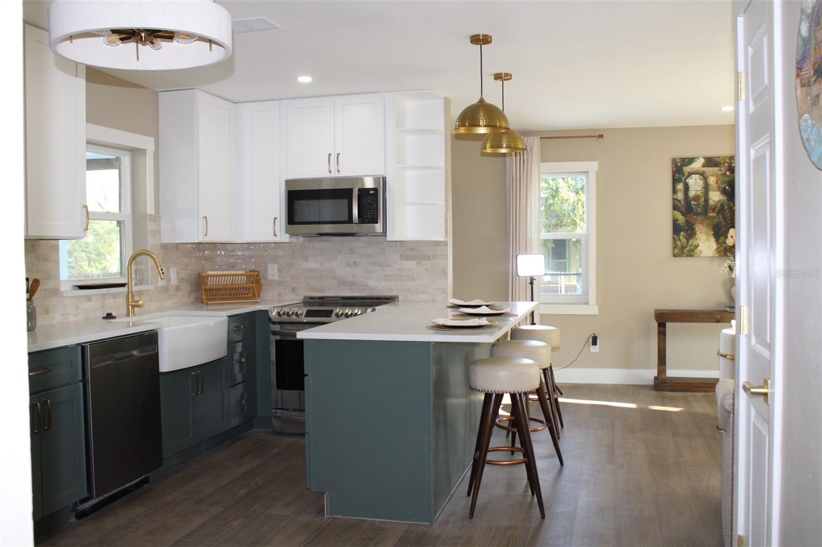 Listing photo id 4 for 3209 Frierson Avenue