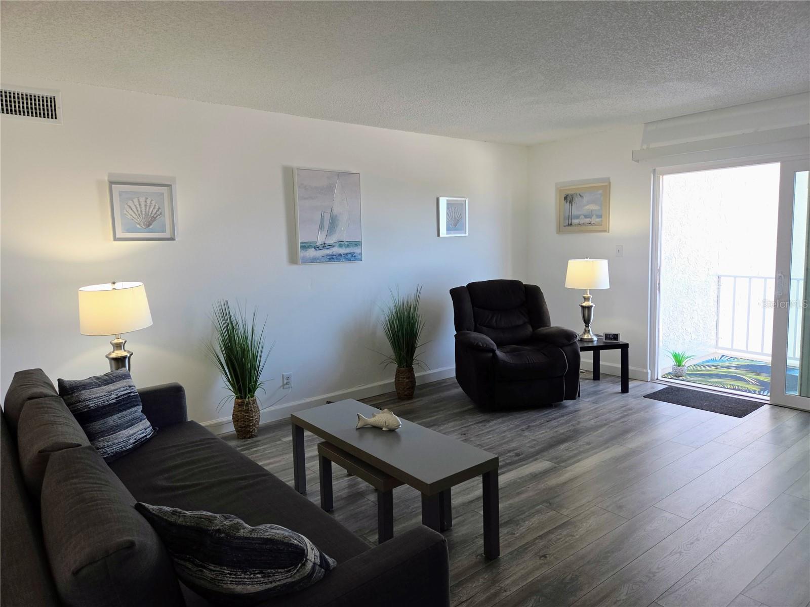 Image 5 of 39 For 285 107th Avenue 505