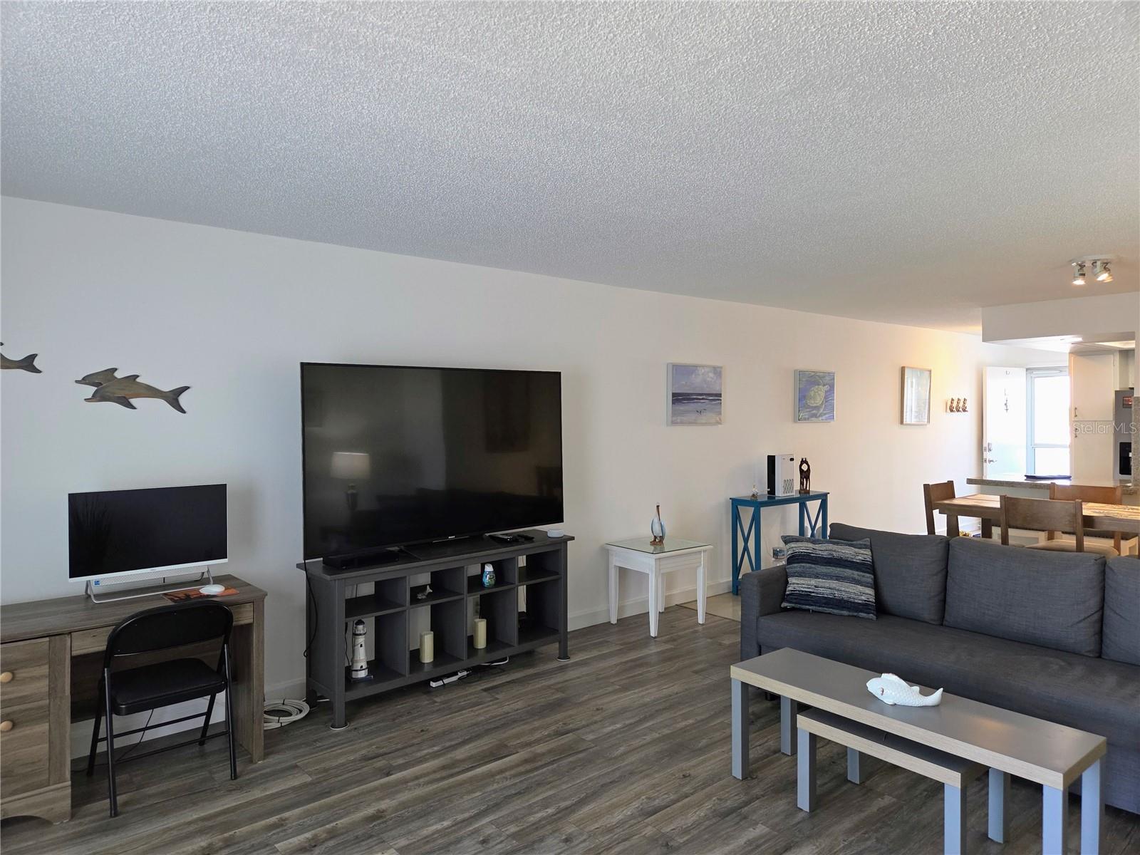 Image 7 of 39 For 285 107th Avenue 505