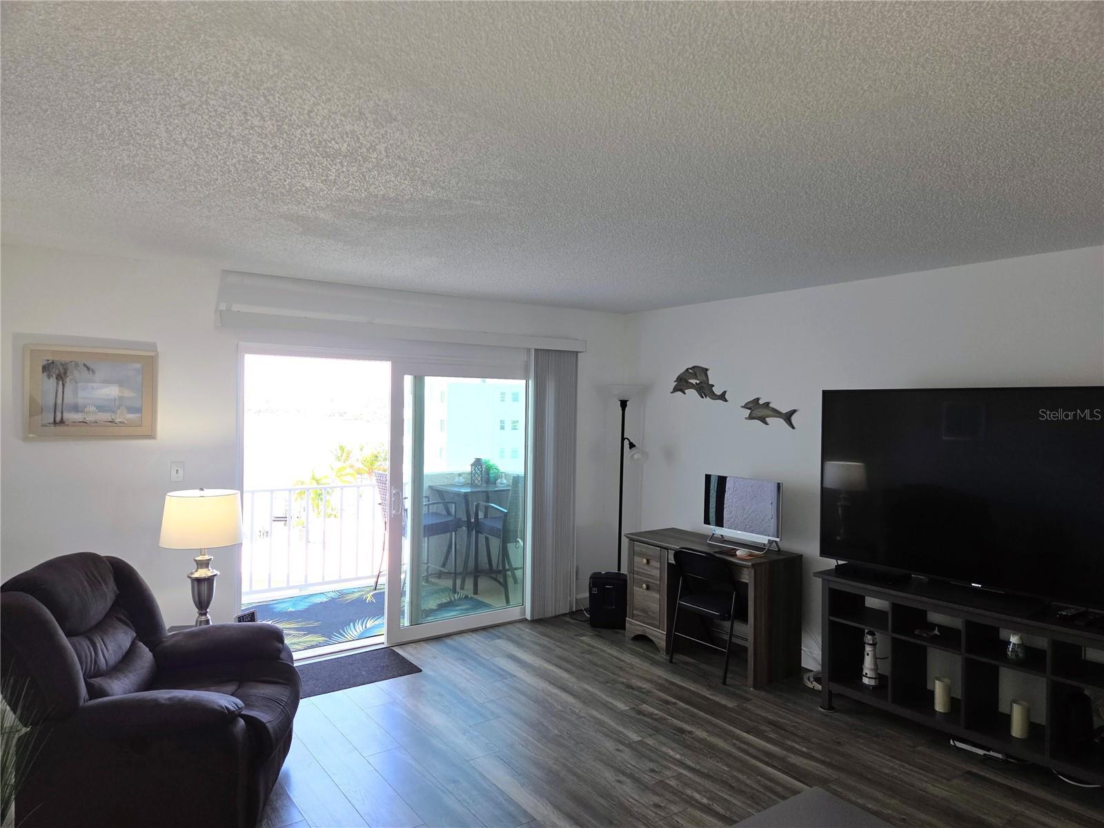 Image 8 of 39 For 285 107th Avenue 505