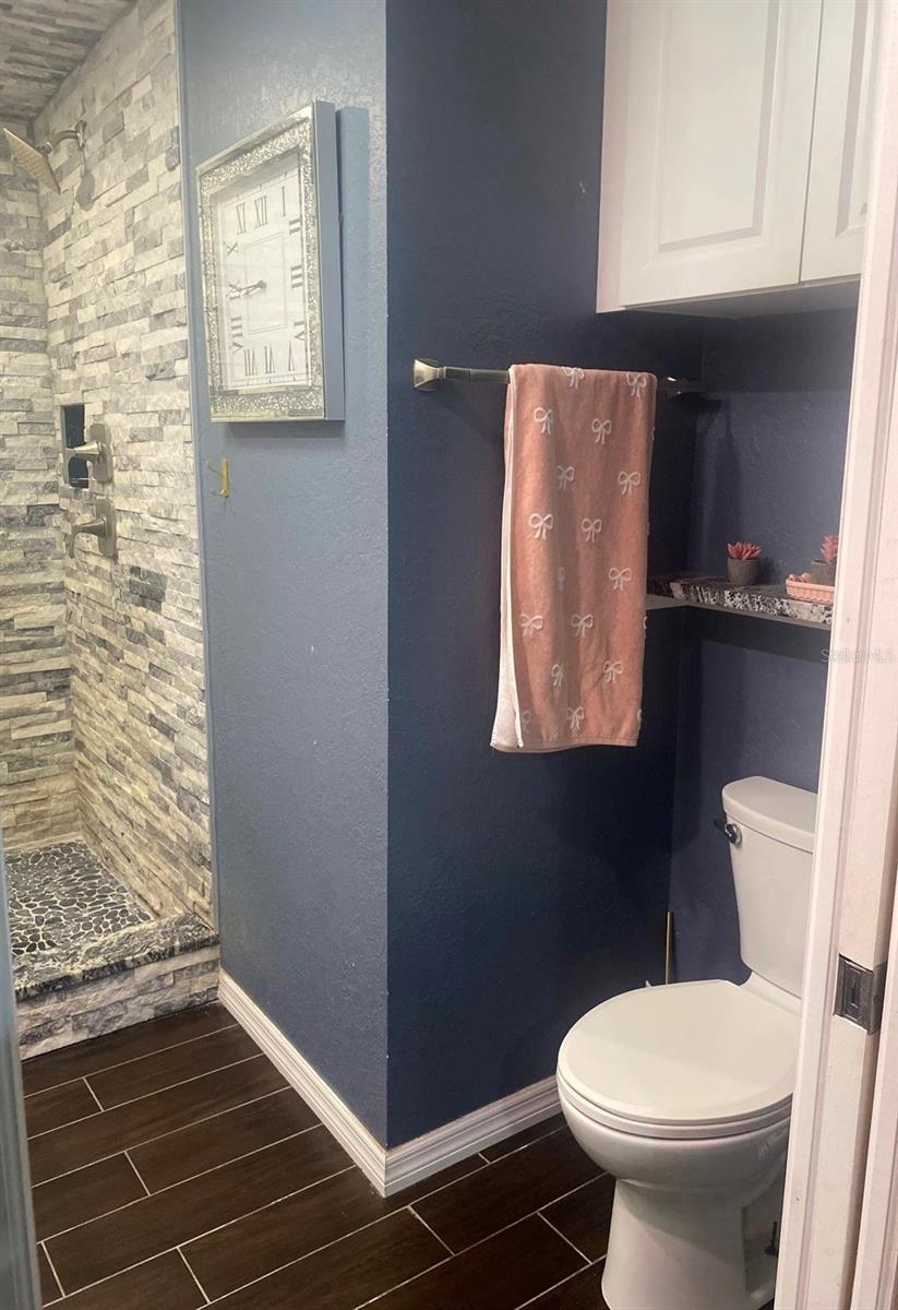 Image 19 of 38 For 14865 Wildwood Drive