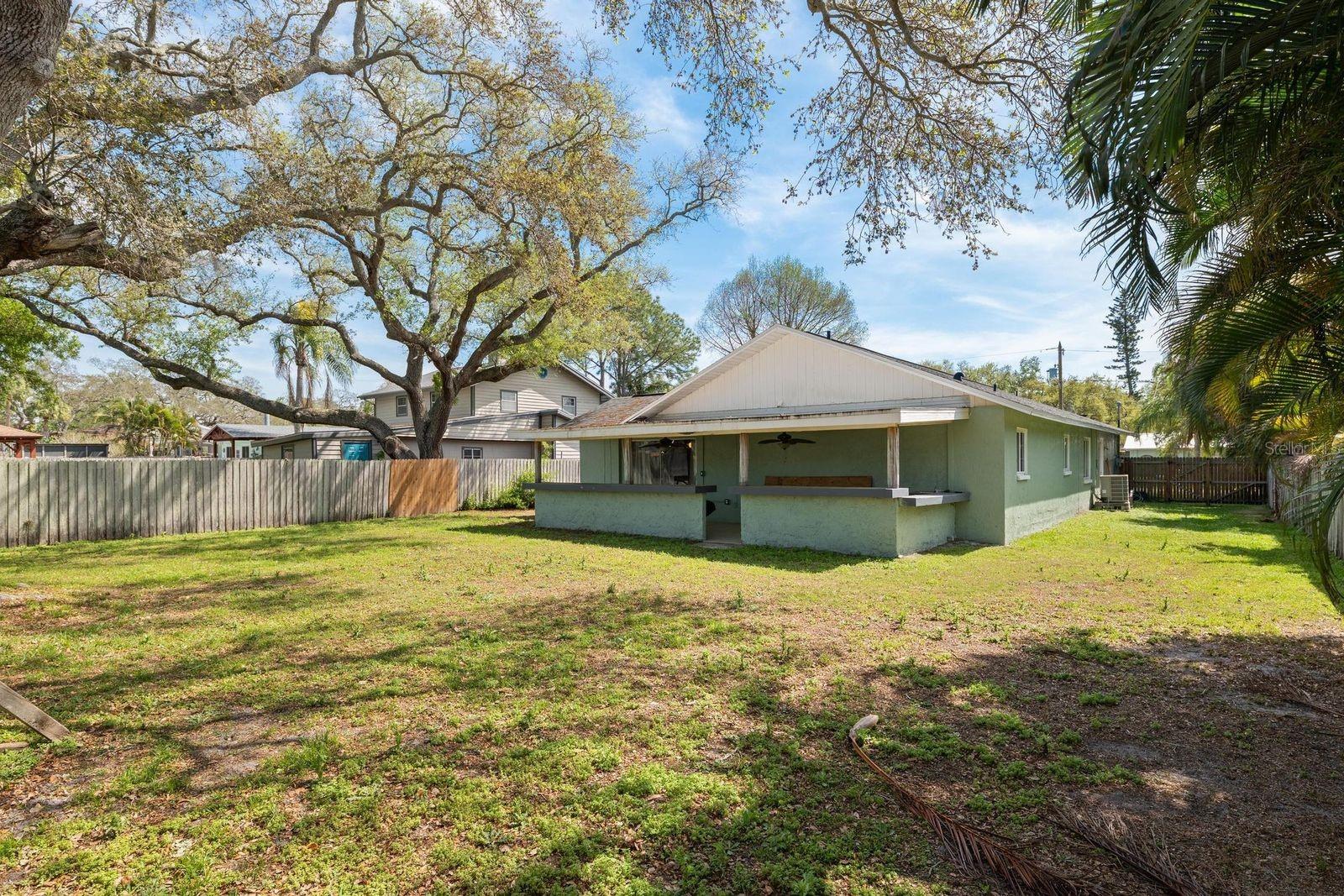 Image 27 of 38 For 14865 Wildwood Drive