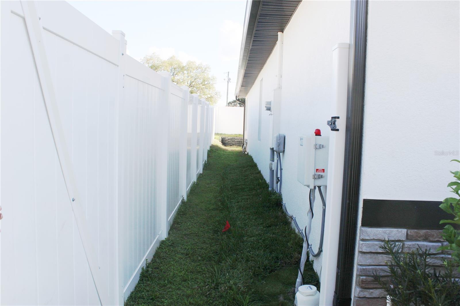 Image 23 of 26 For 113 Redding Street