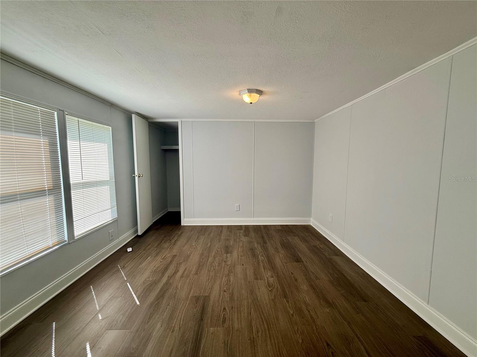 Image 18 of 22 For 14618 Geneva Drive