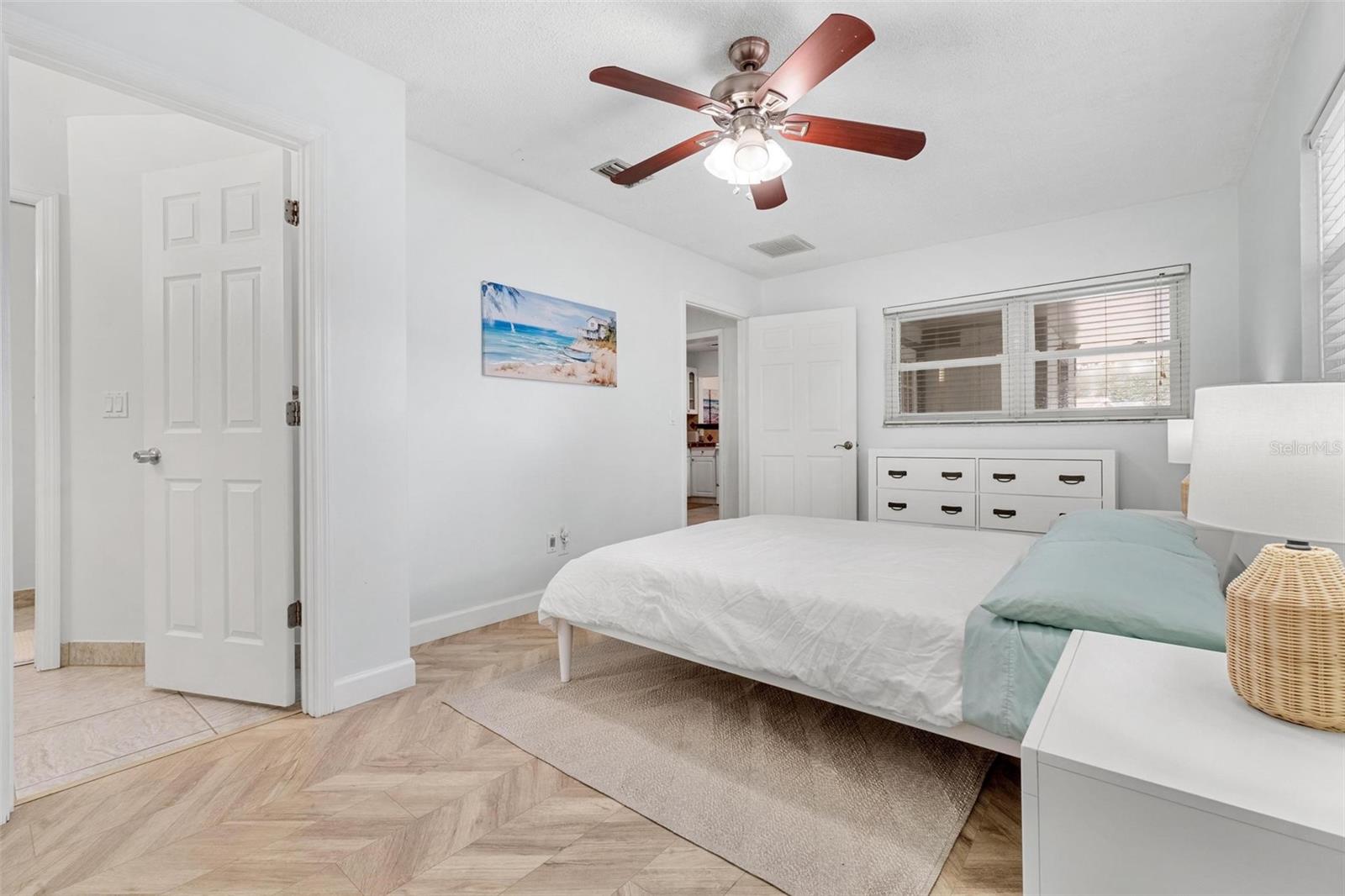 Image 9 of 26 For 6841 13th Street N