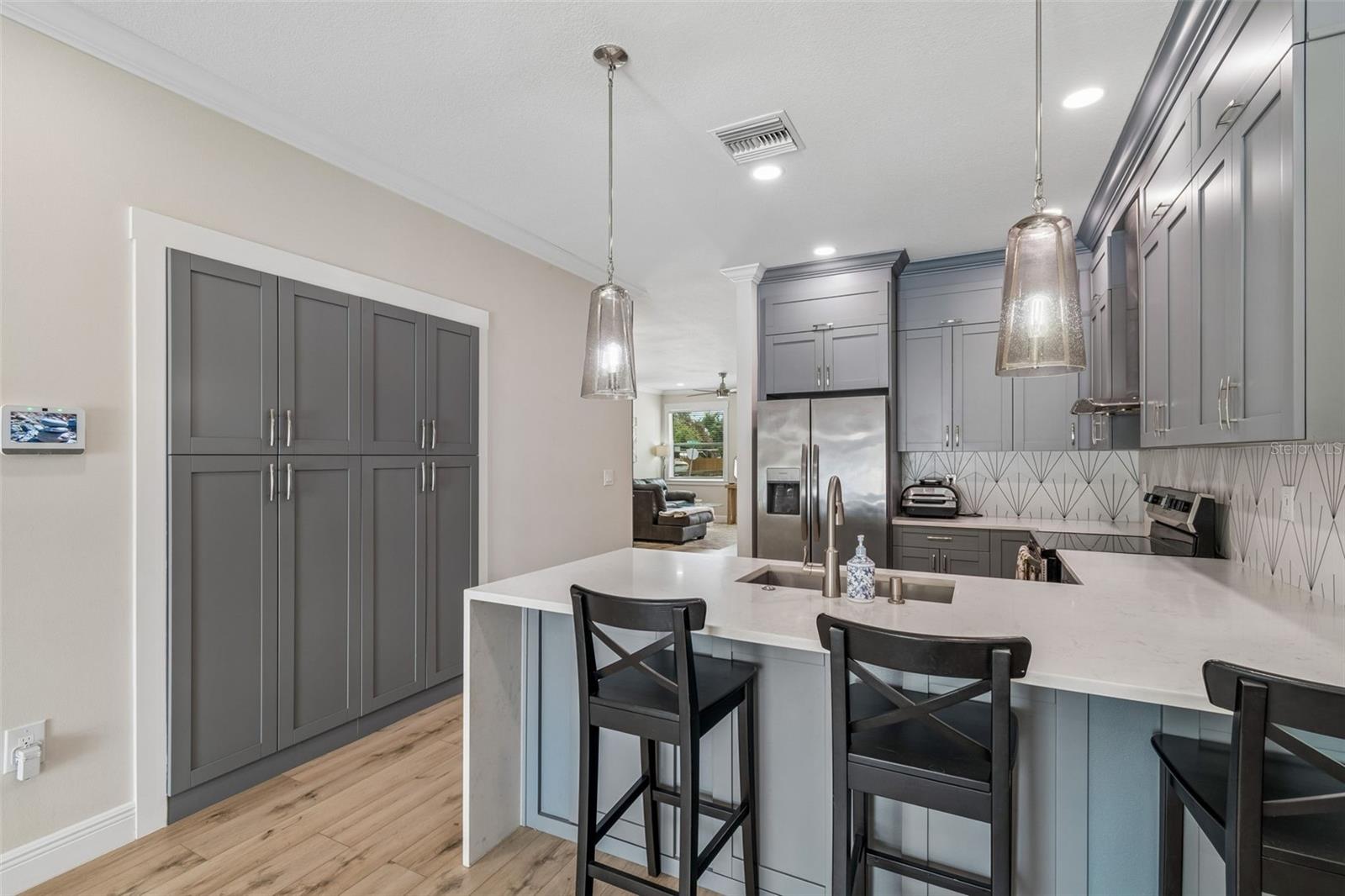 Image 18 of 54 For 1901 Cluster Avenue