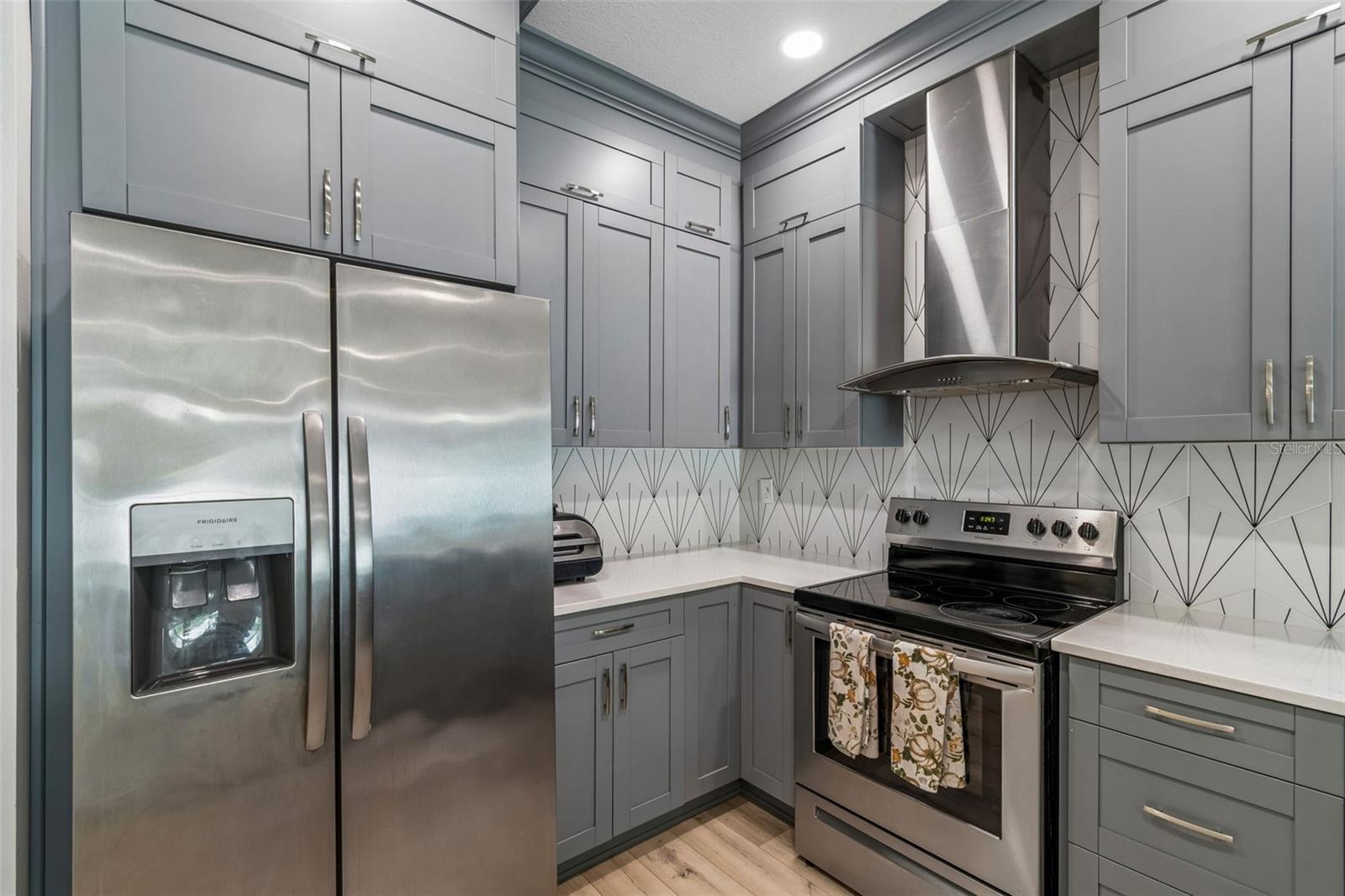 Image 21 of 54 For 1901 Cluster Avenue