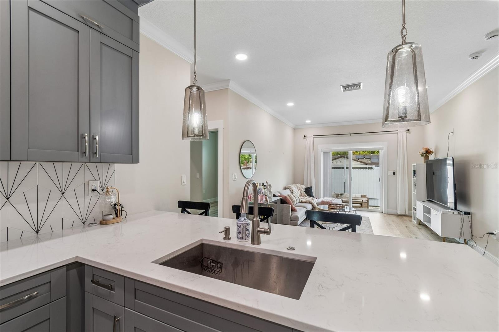 Image 22 of 54 For 1901 Cluster Avenue