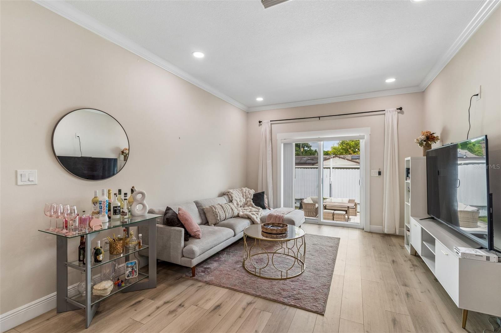 Image 23 of 54 For 1901 Cluster Avenue