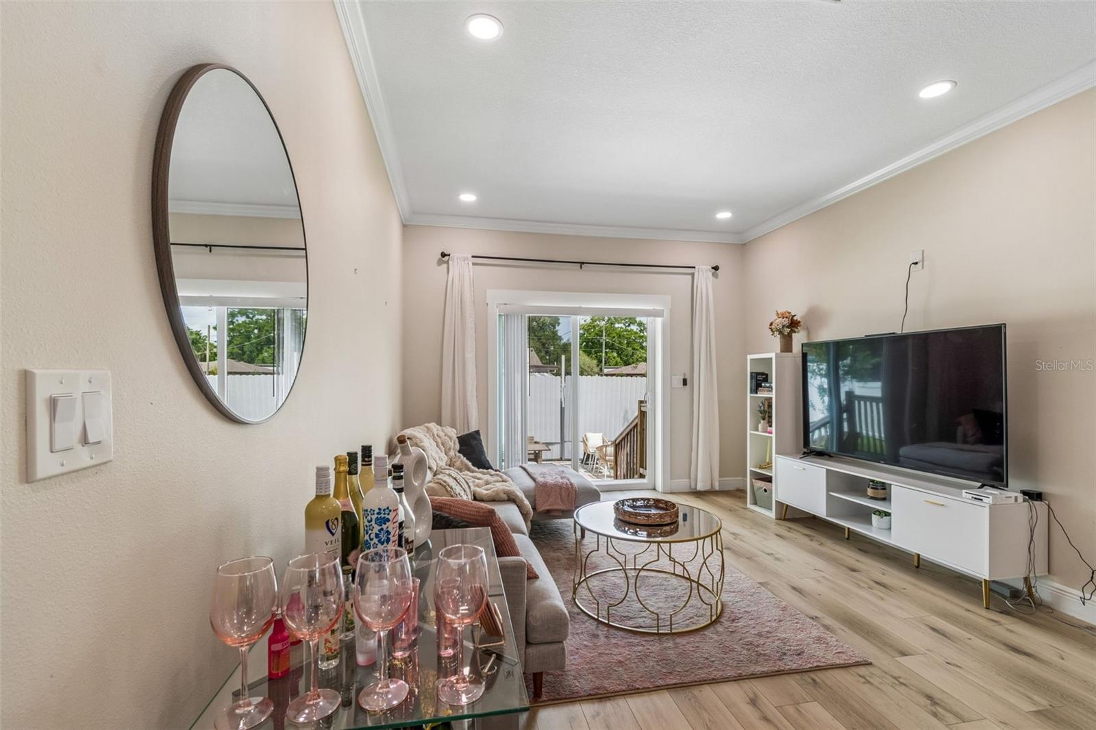 Image 25 of 54 For 1901 Cluster Avenue