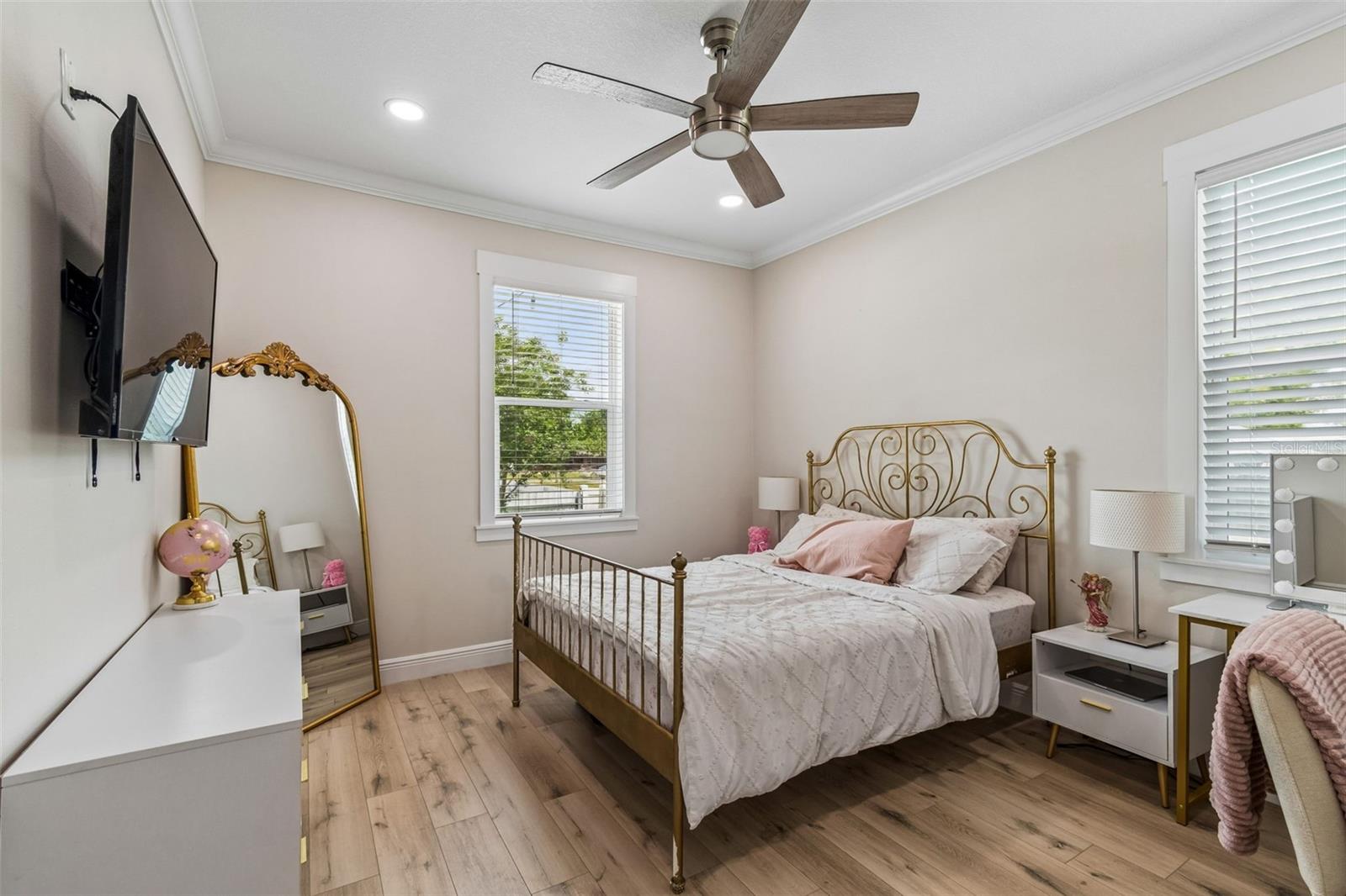 Image 29 of 54 For 1901 Cluster Avenue