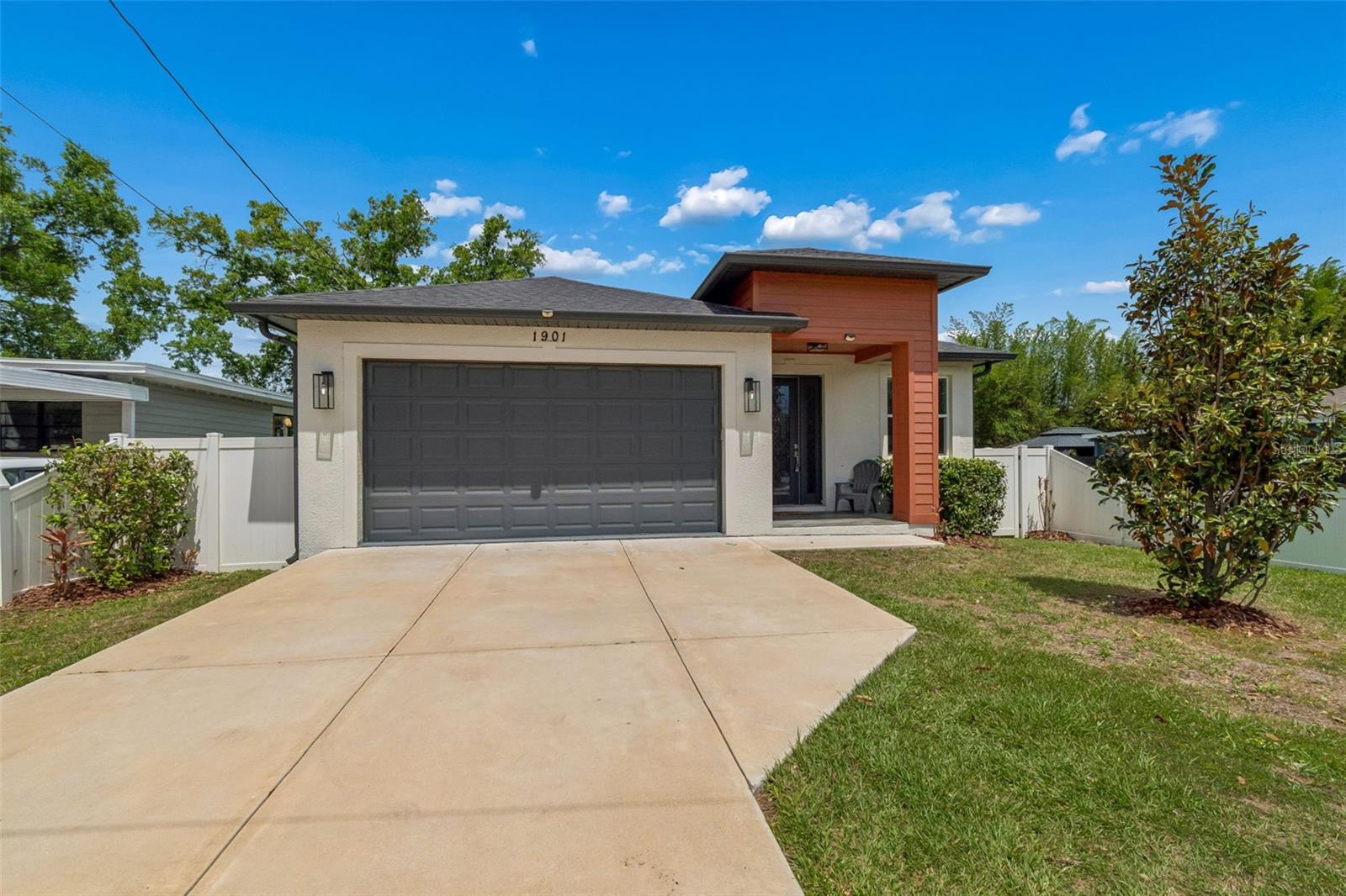 Image 3 of 54 For 1901 Cluster Avenue