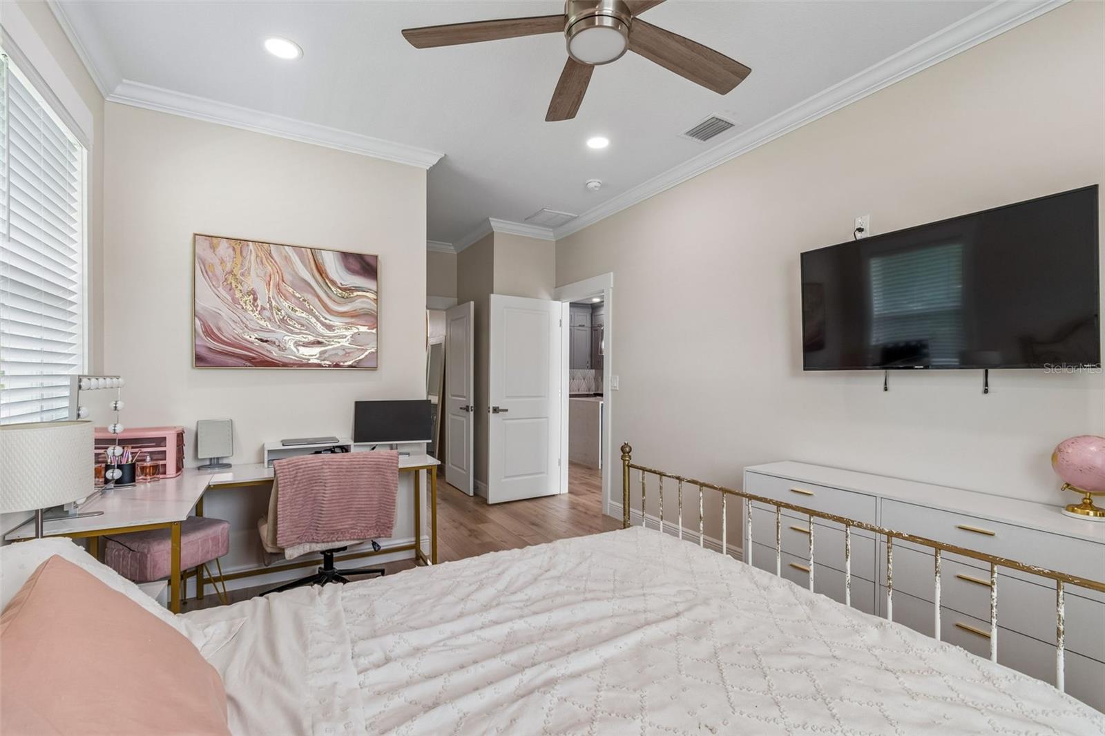 Image 31 of 54 For 1901 Cluster Avenue