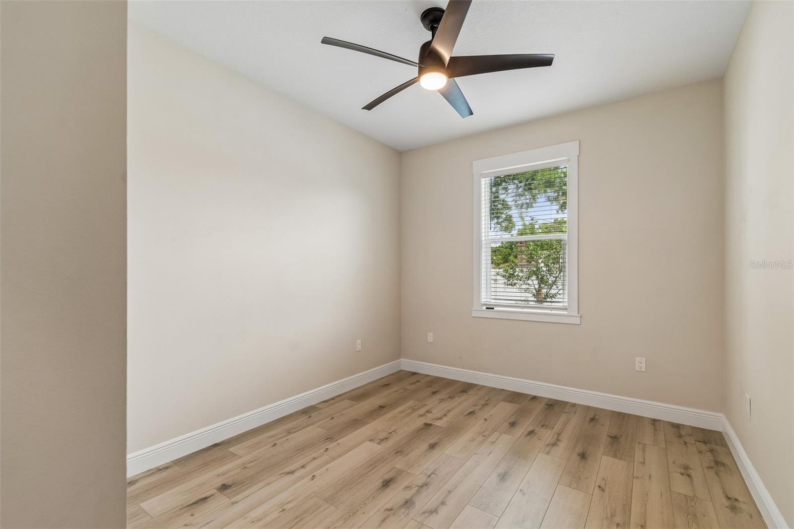 Image 35 of 54 For 1901 Cluster Avenue