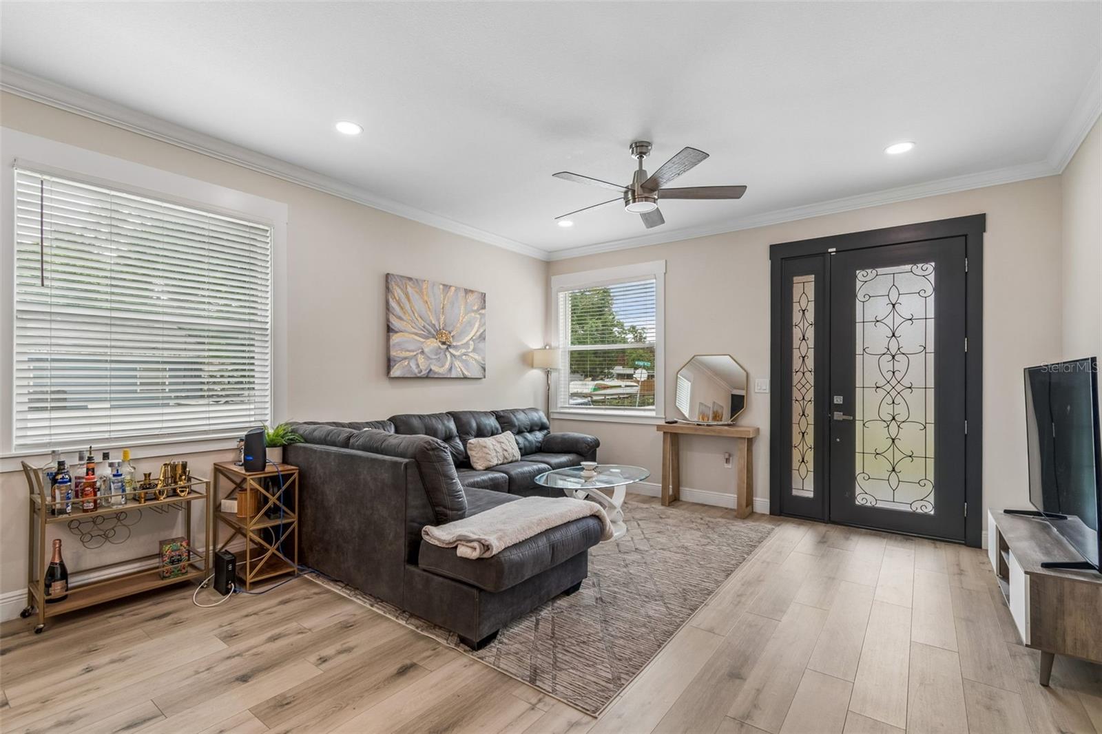 Image 8 of 54 For 1901 Cluster Avenue