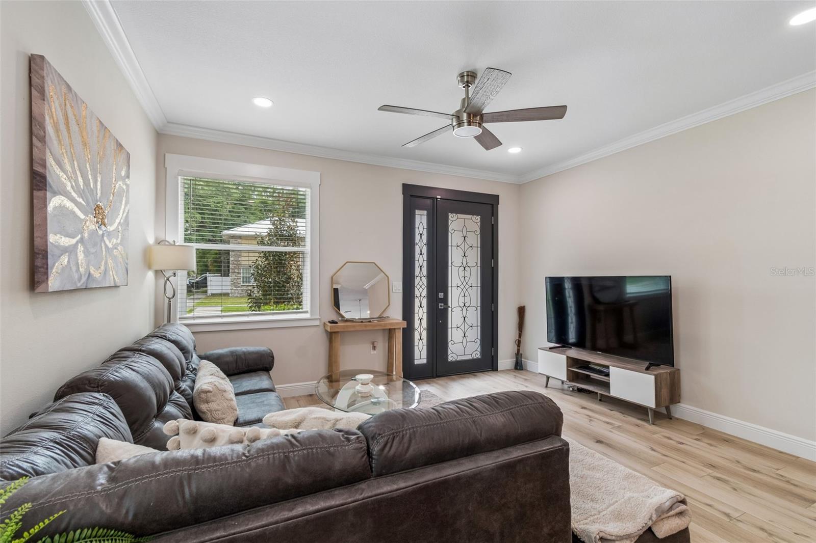 Image 9 of 54 For 1901 Cluster Avenue