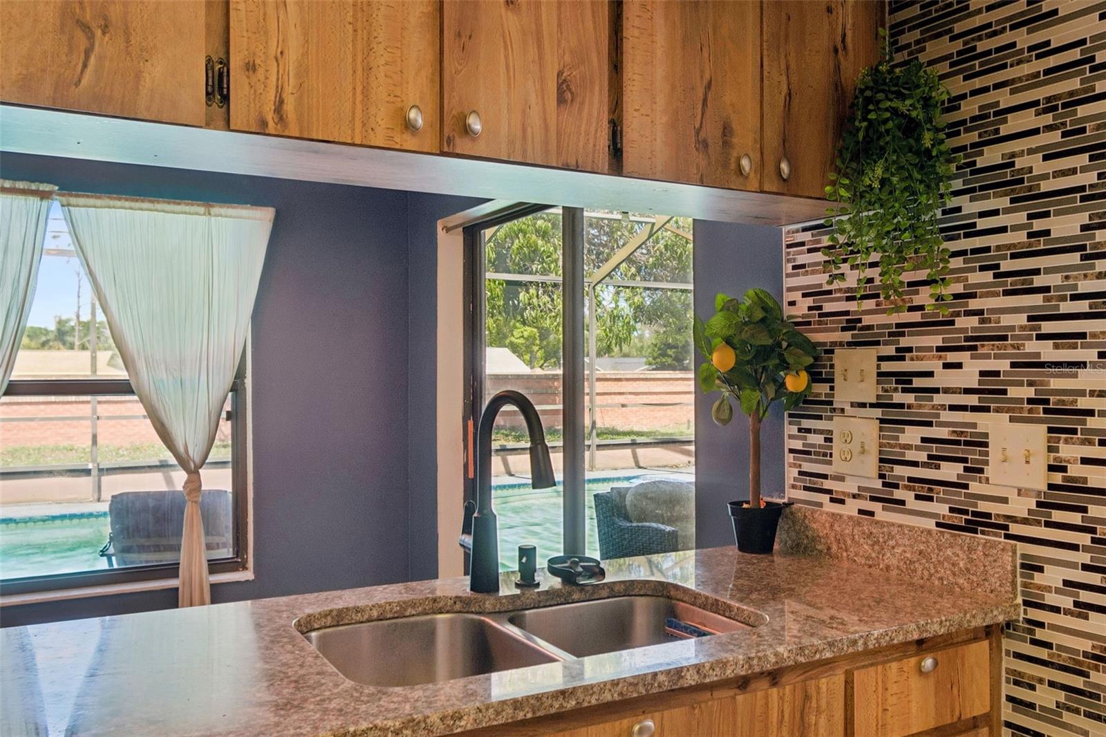 Listing photo id 10 for 1039 Northridge Drive