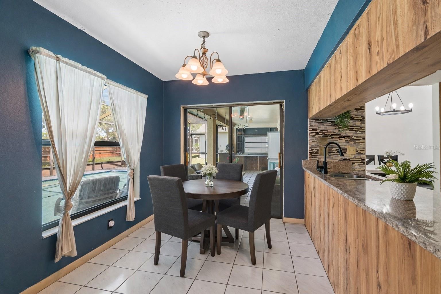 Listing photo id 12 for 1039 Northridge Drive