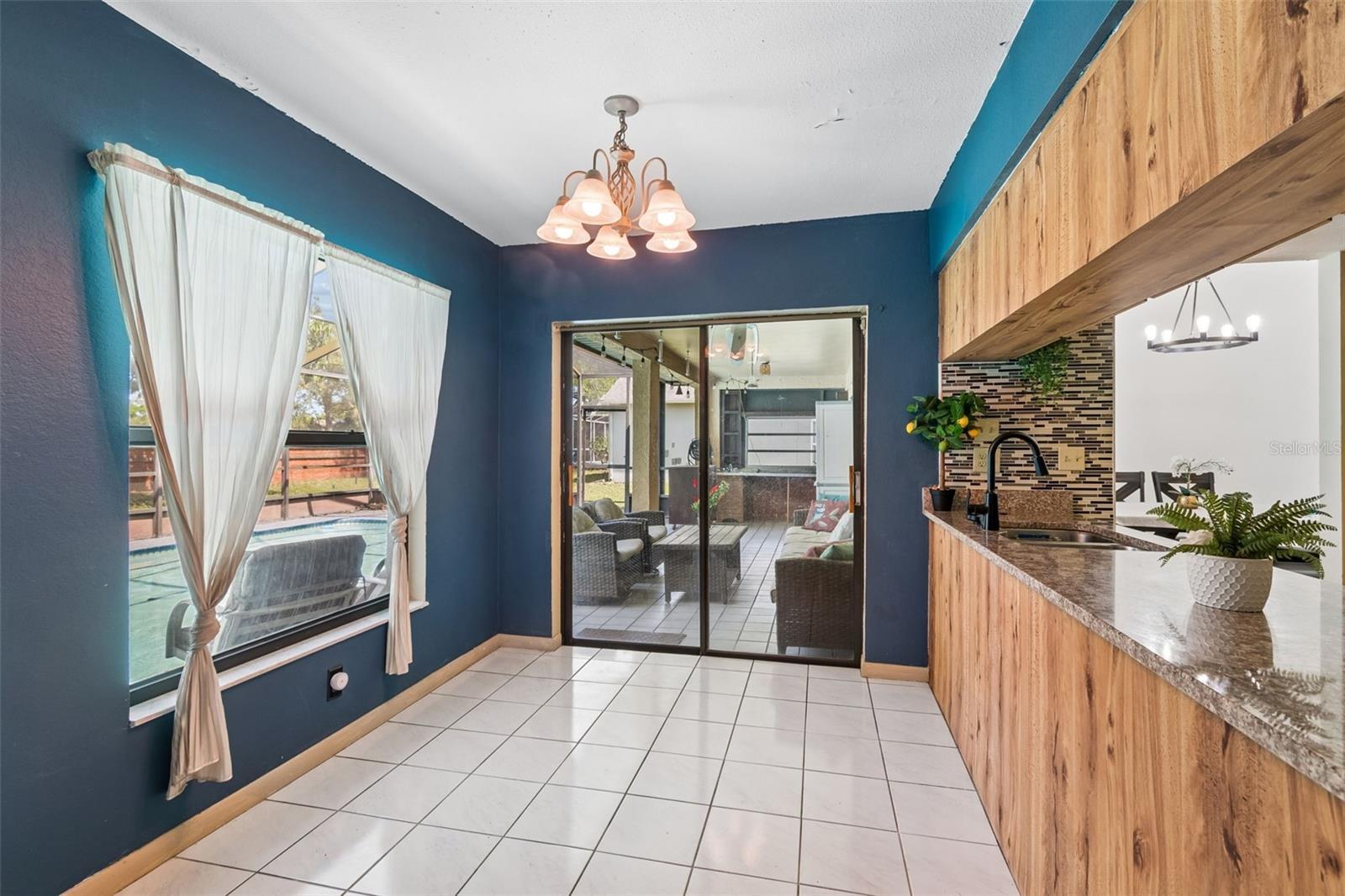 Listing photo id 13 for 1039 Northridge Drive