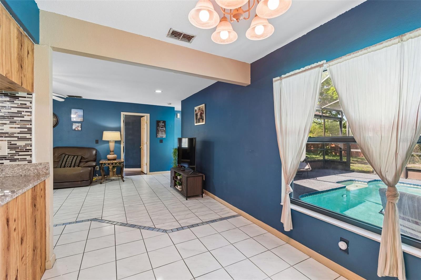 Listing photo id 14 for 1039 Northridge Drive