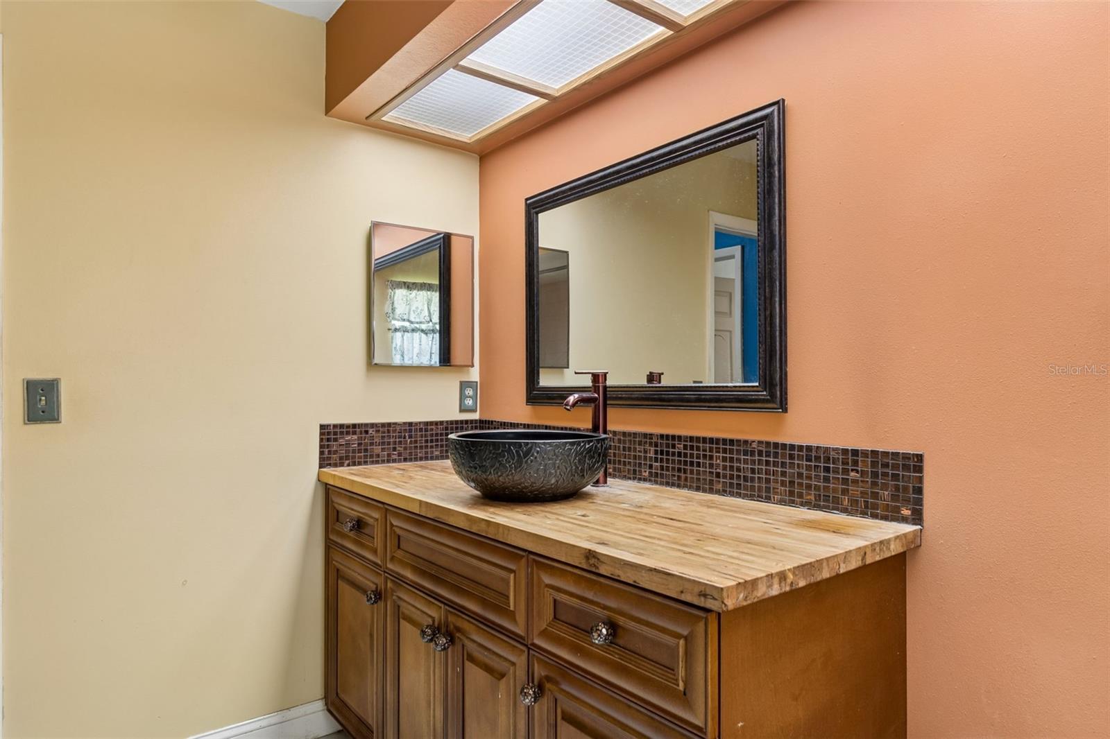 Listing photo id 21 for 1039 Northridge Drive