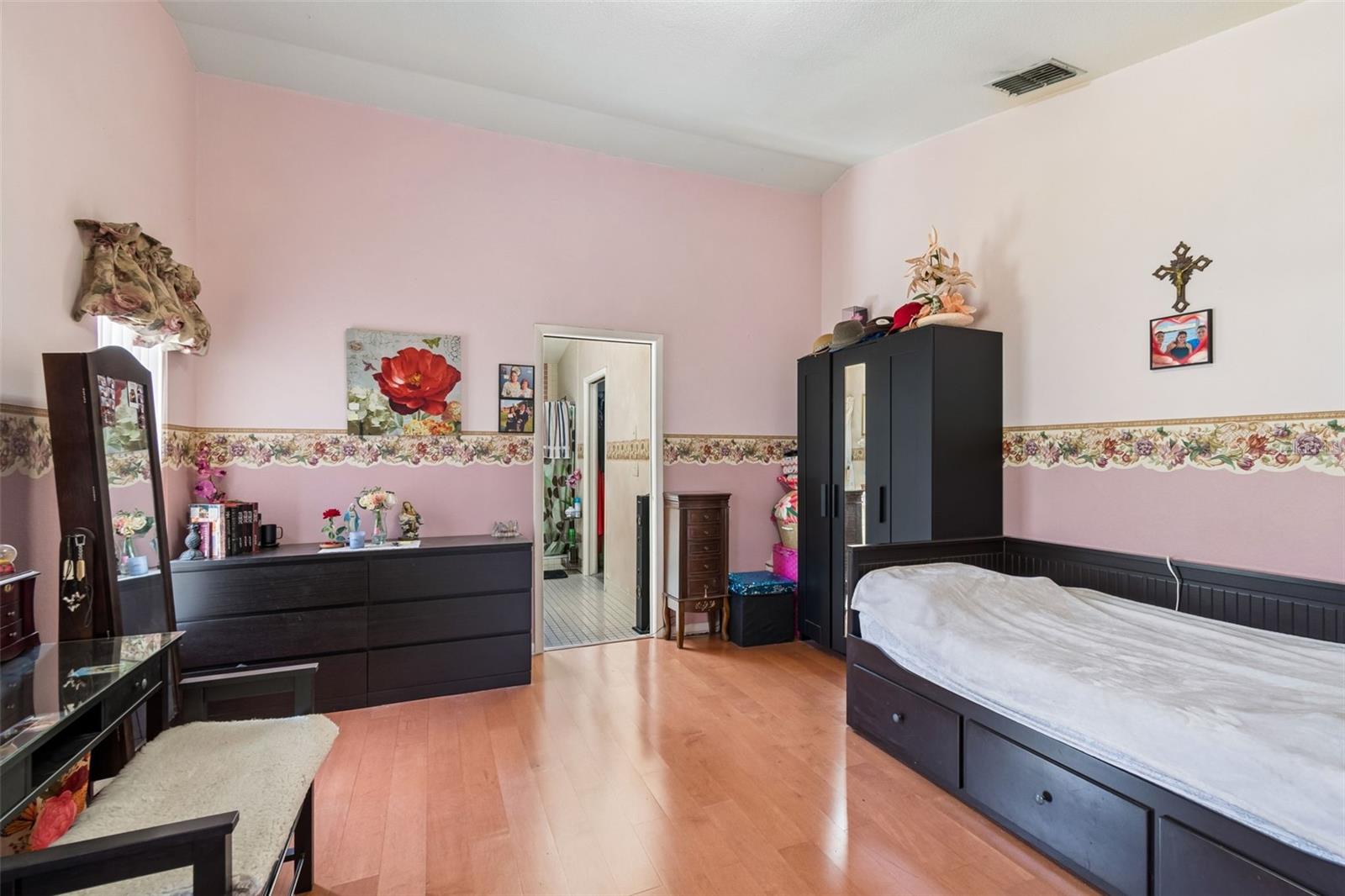 Listing photo id 26 for 1039 Northridge Drive