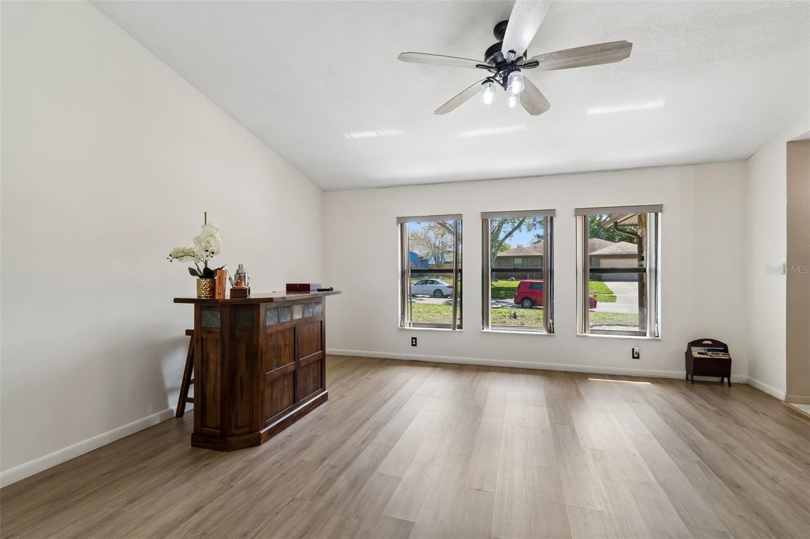 Listing photo id 6 for 1039 Northridge Drive