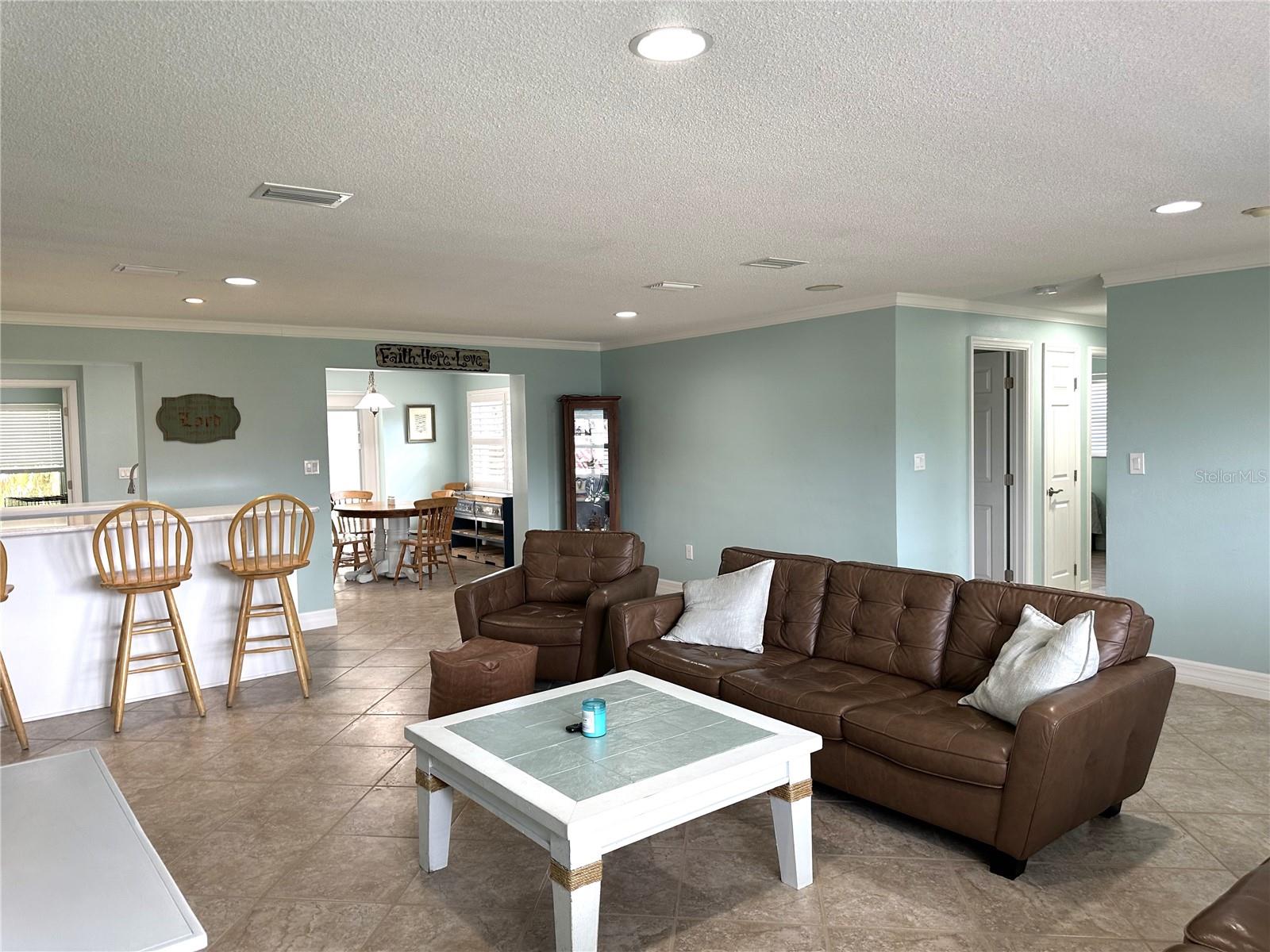 Image 4 of 58 For 2287 Carolyn Drive