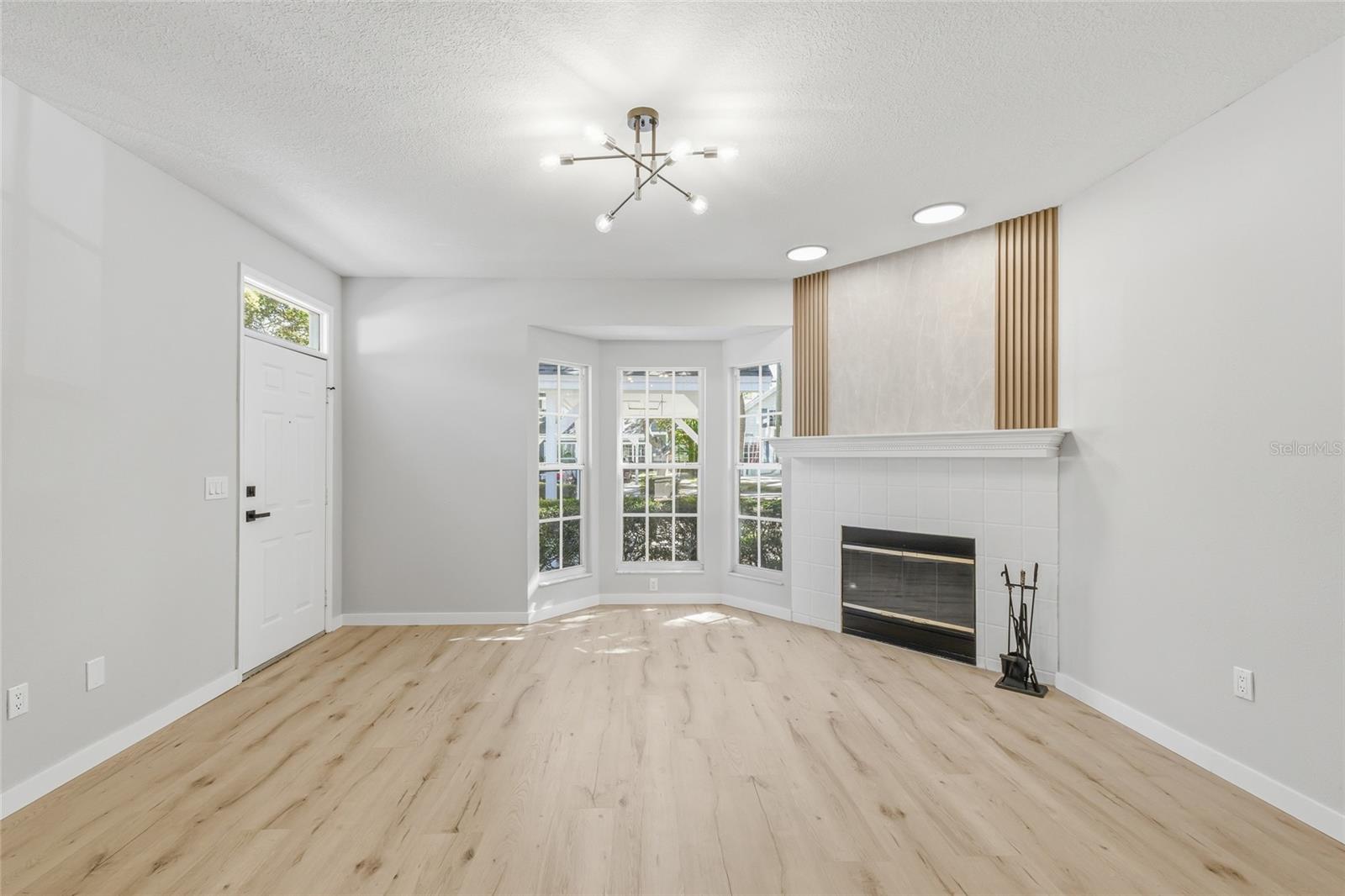 Image 3 of 41 For 2709 Penzance Street