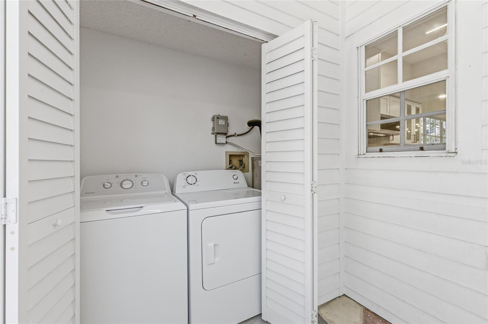 Image 33 of 41 For 2709 Penzance Street