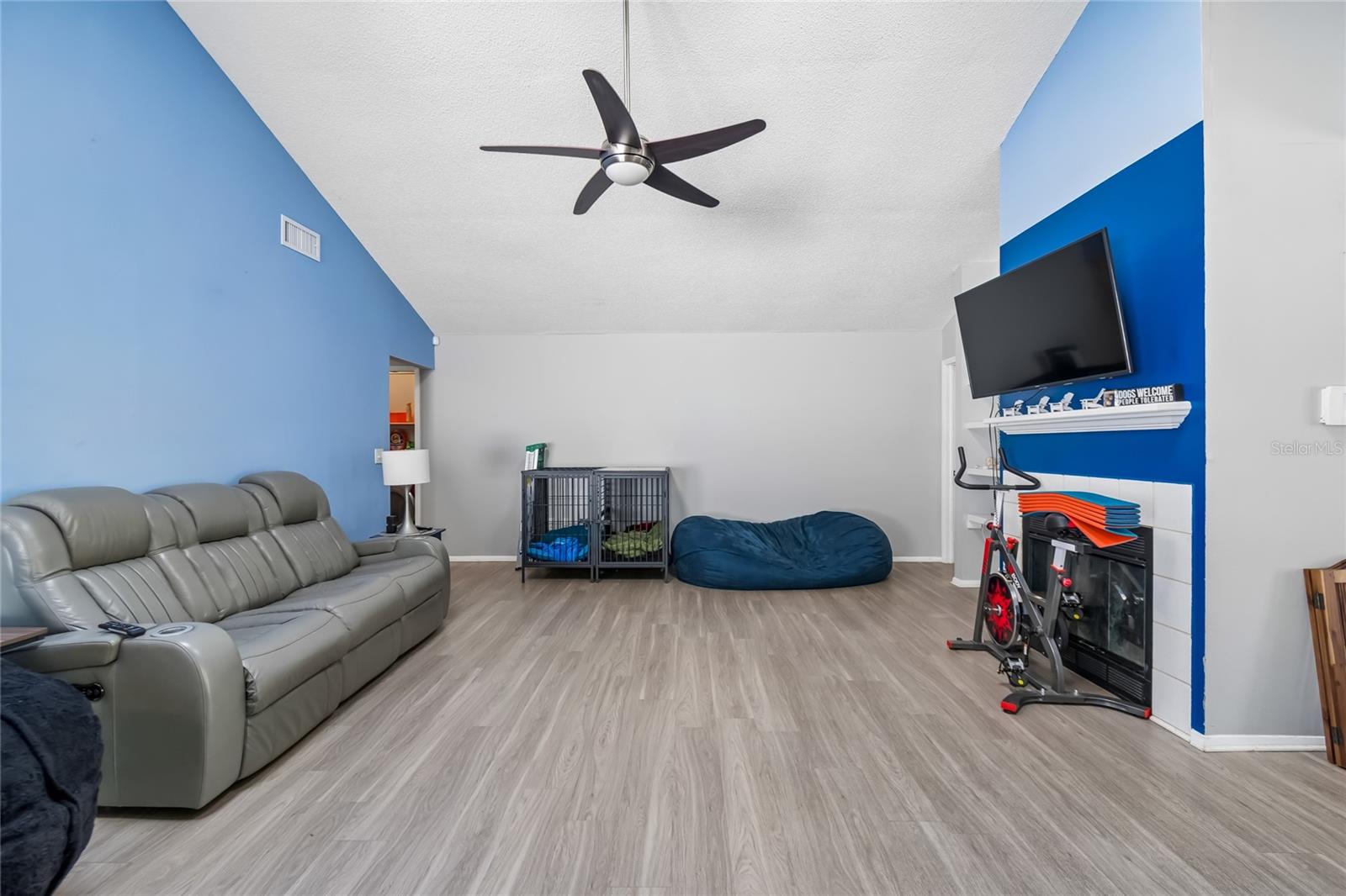 Image 11 of 51 For 7123 Silvermill Drive