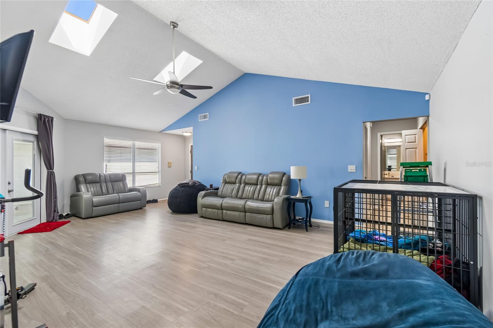 Image 13 of 51 For 7123 Silvermill Drive